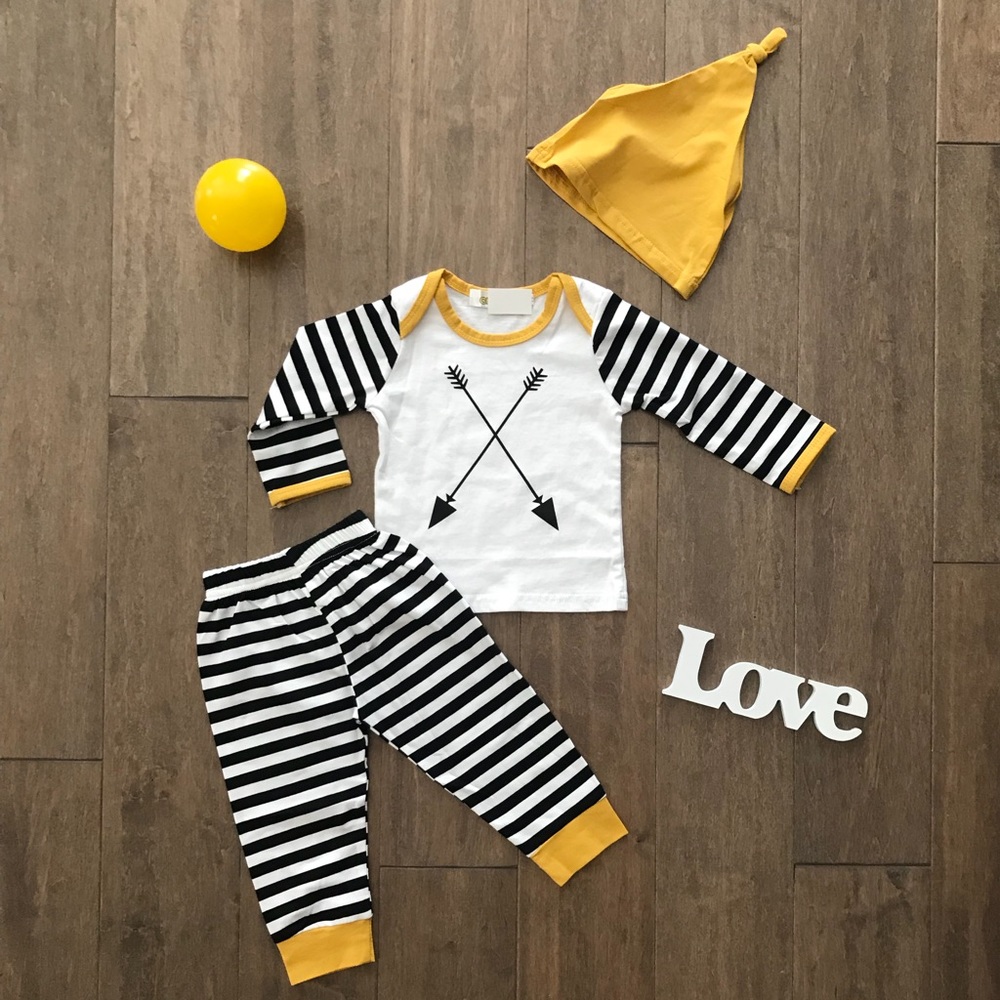 3-Piece Striped Outfit with Arrows